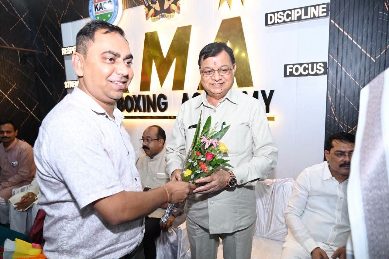 Guest welcomed with a bouquet at CMA Kickboxing Academy